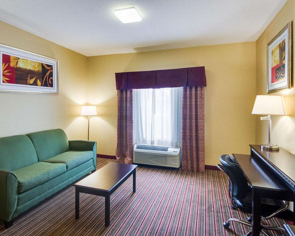 Quality Suites North Houston - Spring Westfield Room photo